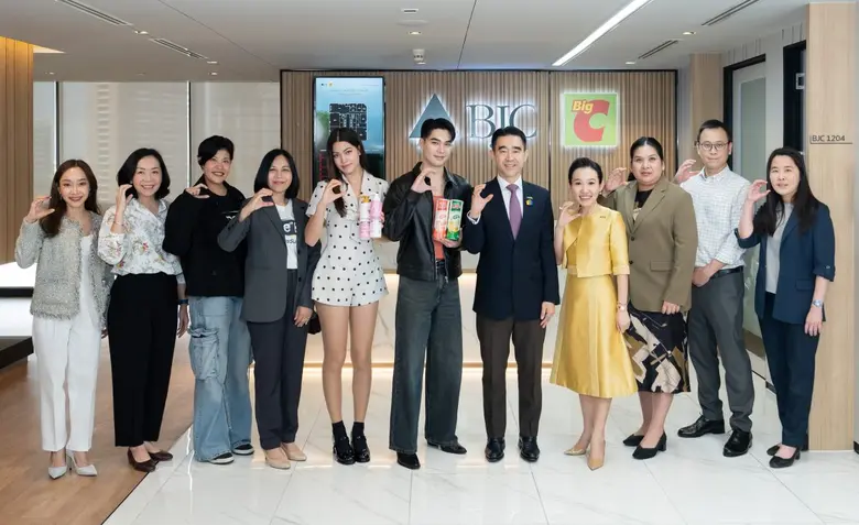 "กลุ่มบีเจซี บิ๊กซี" เดินหน้ากลยุทธ์ "สินค้าเพื่อคนทุกช่วงวัย" ดึงทัพพรีเซ็นเตอร์ชื่อดังเสริมพลังแบรนด์ ครอบคลุมทุกเจเนอเรชัน "กลุ่มบีเจซี บิ๊กซี" เดินหน้ากลยุทธ์ "สินค้าเพื่อคนทุกช่วงวัย" ดึงทัพพรีเซ็นเตอร์ชื่อดังเสริมพลังแบรนด์ ครอบคลุมทุกเจเนอเรชัน