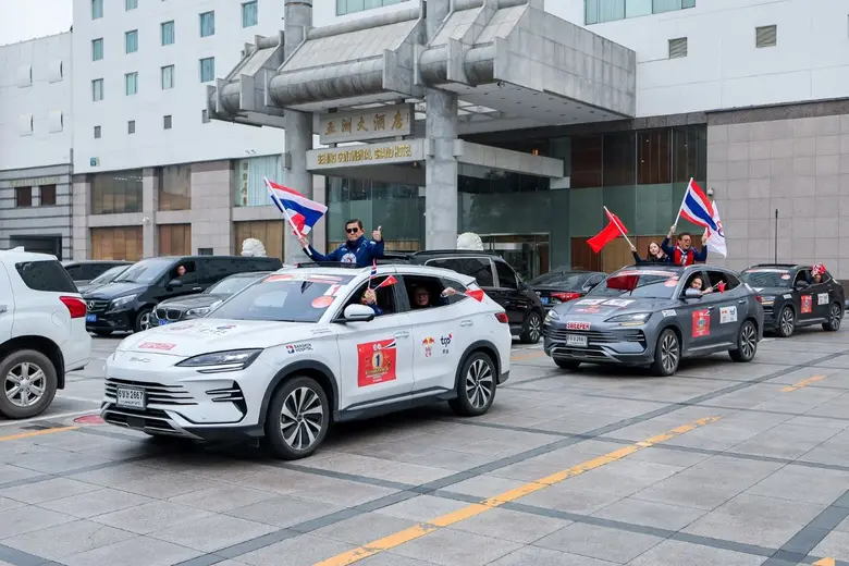 คาราวาน มิตรภาพไทย-จีน BYD SEALION 6 DM-i ถึงปักกิ่งแล้ว พิสูจน์ความแกร่งและสมรรถนะกว่า 5,000 ก.ม. คาราวาน มิตรภาพไทย-จีน BYD SEALION 6 DM-i ถึงปักกิ่งแล้ว พิสูจน์ความแกร่งและสมรรถนะกว่า 5,000 ก.ม.