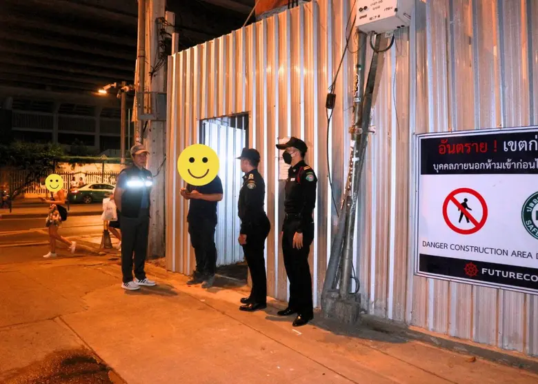 เขตปทุมวันปรับไซต์ก่อสร้างล้างน้ำปูนลงท่อ-กำชับผู้รับเหมาควบคุมการก่อสร้างตามมาตรฐาน เขตปทุมวันปรับไซต์ก่อสร้างล้างน้ำปูนลงท่อ-กำชับผู้รับเหมาควบคุมการก่อสร้างตามมาตรฐาน