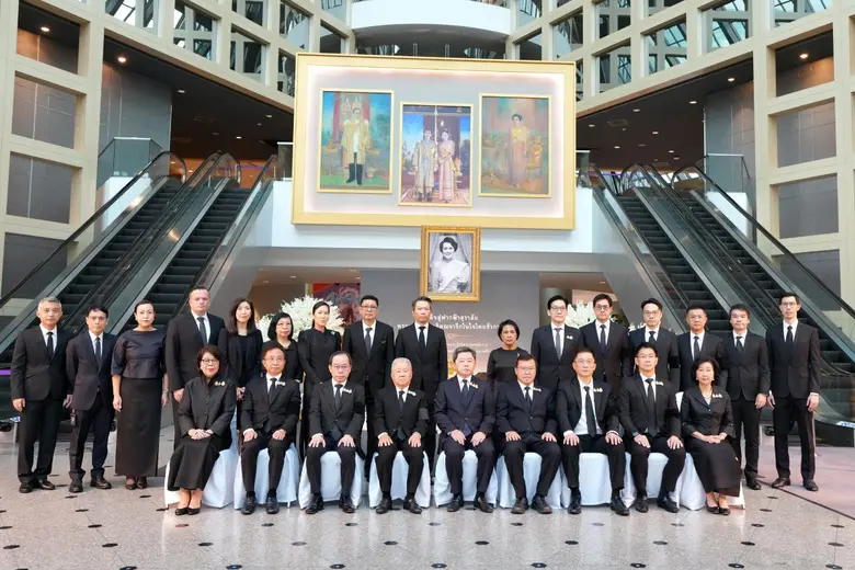 กลุ่มเอสซีบีเอกซ์จัดพิธีแสดงความอาลัยและตักบาตรถวายพระราชกุศลสัตตมวาร แด่สมเด็จพระบรมราชชนนีพันปีหลวง