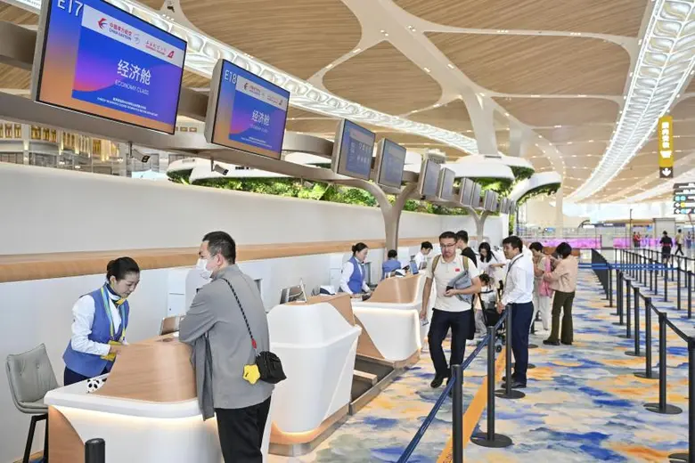 Baiyun Airport's Terminal 3 Becomes Operational, Inaugural Flight Operated by C919