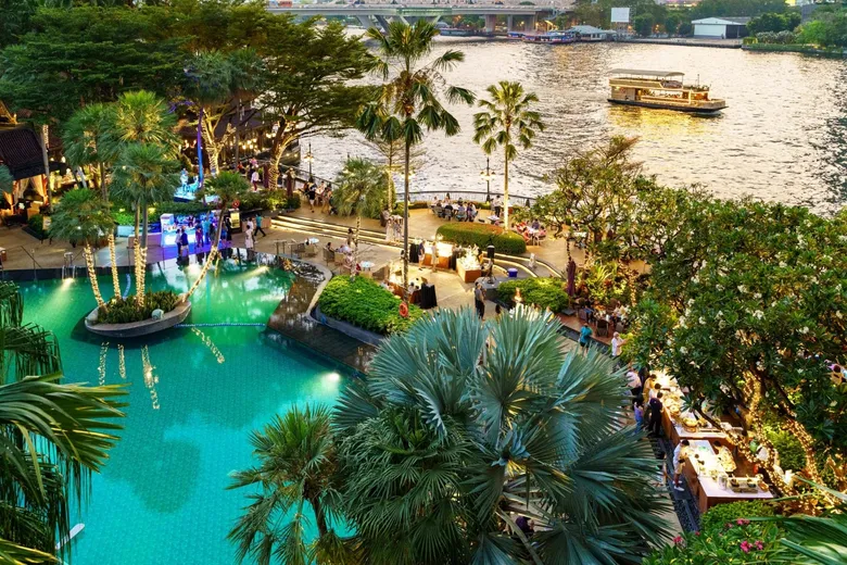 Delight in the 26th "Raan Dung Ross Ded: RDRD Street Food Buffet Under the Stars @Poolside Riverfront" of Shangri-La Bangkok