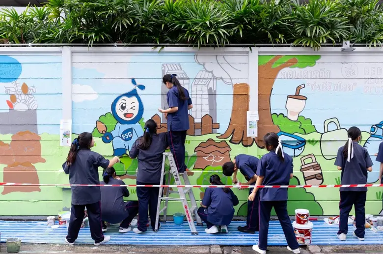 "ซีดับเบิ้ลยู ทาวเวอร์" ผนึกกำลัง กทม. และชุมชน สร้าง "CW Sustainable Art" พลิกโฉมกำแพง สู่พื้นที่ศิลปะสิ่งแวดล้อม ย้ำภาพผู้นำอาคาร Net Zero