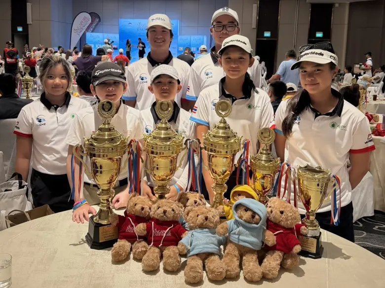 'รัฐวิชญ์ รัฐชัยอนันต์' และ 'บุญยนุช ศุภกิจบุญชู' ควงคู่คว้ารองชนะเลิศอันดับที่ 1 "SINGAPORE JUNIOR MASTERS 2025"