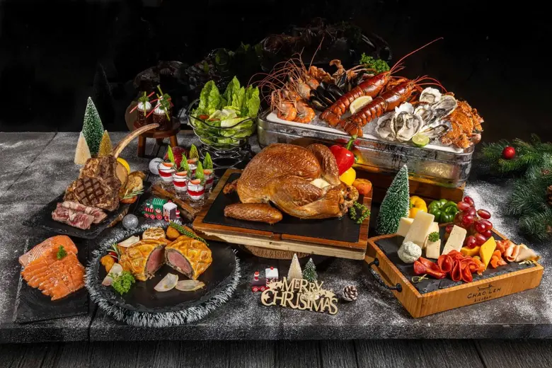 ฉลองเทศกาลแห่งความสุขริมทะเลอย่างมีสไตล์ ณ โรงแรมโฟร์พอยท์ส บาย เชอราตัน ภูเก็ต ป่าตอง บีช รีสอร์ท