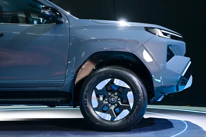 "BRIDGESTONE DUELER A/T 693 III" and "BRIDGESTONE DUELER H/T 684 II" Selected as Original Equipment Tires for the World Premiere in Thailand of "TOYOTA HILUX TRAVO" and "TOYOTA HILUX TRAVO-e"