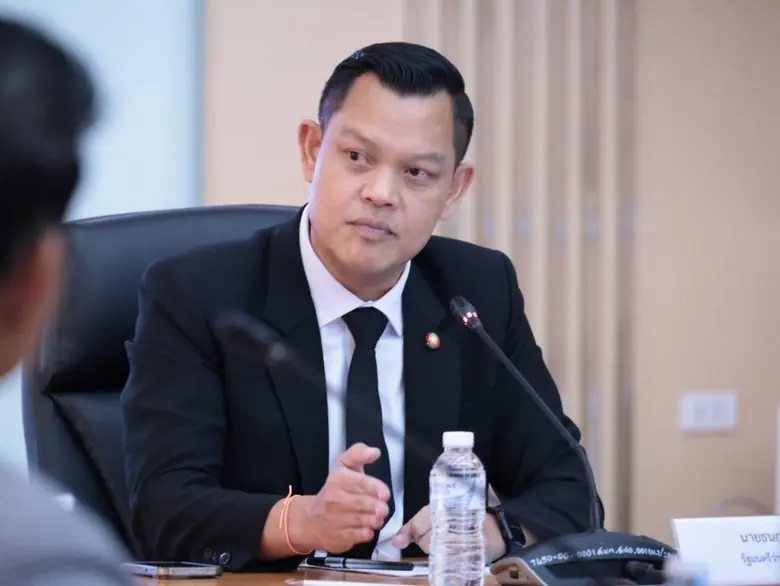 "ธนกร" ประกาศ "พักหนี้-ดีพร้อม" ยกต้น : ยกดอก อัตโนมัติ 4 เดือน ช่วยลูกหนี้ SME น้ำท่วมภาคใต้ เร่งเพิ่มสภาพคล่องผ่านสินเชื่อ "เงินง่าย ฟื้นใต้ ช่วยภัยพิบัติ" ดอกเบี้ย 0% นาน 6 เดือน