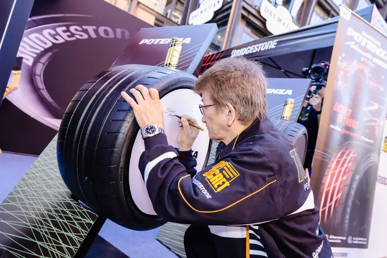 Bridgestone x Top Secret x Carnival สร้างปรากฏการณ์แห่งแฟชั่น เปิดตัวคอลเลคชั่นสุดลิมิเต็ดพร้อมกิจกรรมสุดเอ็กซ์คลูซีฟ เอาใจแฟนมอเตอร์สปอร์ตใจกลางสยามสแควร์