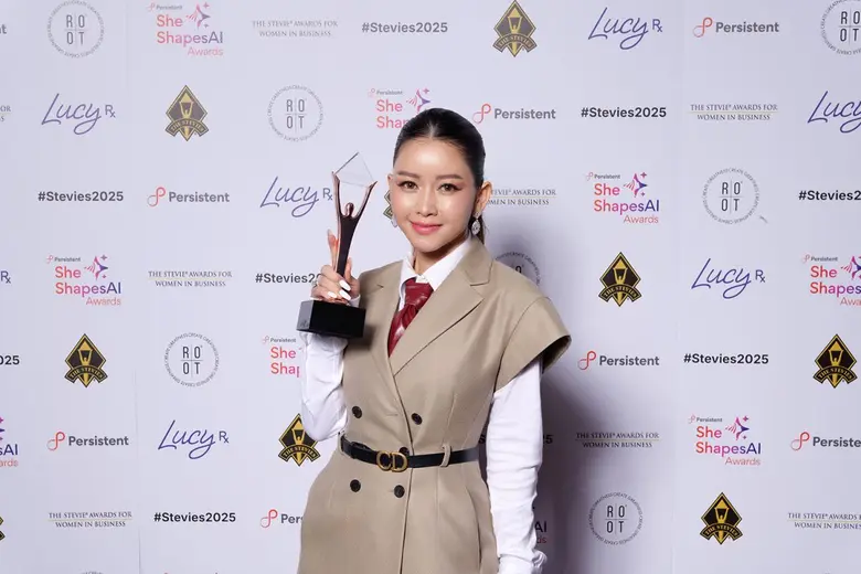 "ดร.วาสนา อินทะแสง" CEO REVOMED Group คว้า "Most Innovative Woman of the Year" จากเวที Stevie(R) Awards 2025 ตอกย้ำพลังหญิงไทยผู้สร้างนวัตกรรมสู่ระดับโลก