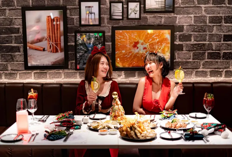 สัมผัสช่วงเวลาแห่งการฉลองส่งท้ายปีด้วยอาหารและเครื่องดื่มสุดพิเศษที่อวานี สุขุมวิท กรุงเทพฯ