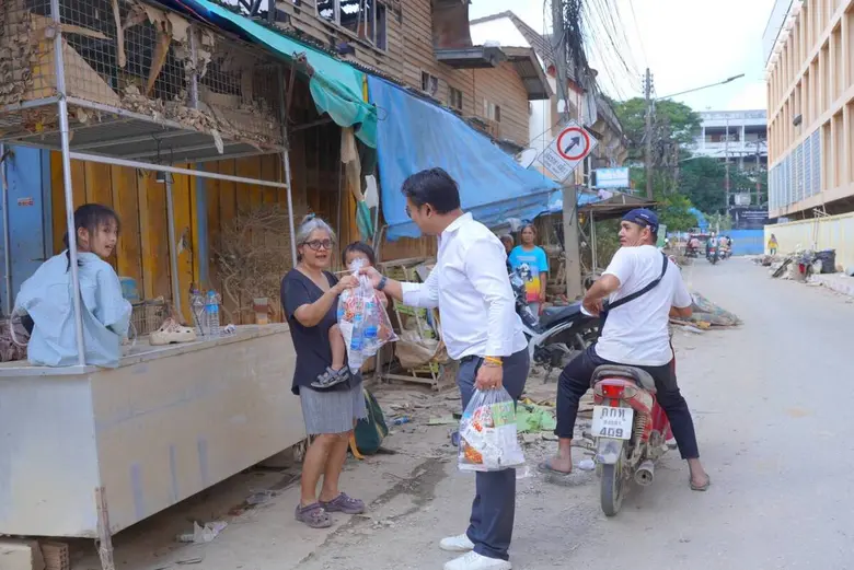 อีซี่มันนี่ กรุ๊ป ลงพื้นที่ช่วยเหลือผู้ประสบอุทกภัยในภาคใต้ มอบถุงยังชีพกว่า 3,000 ชุด พร้อมมาตรการช่วยเหลือพิเศษ