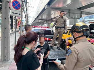 เขตห้วยขวางลงพื้นที่ตรวจสอบ-ประสานความร่วมมือช่วยเหลือบุคคลไร้ที่พึ่งบริเวณแยกผังเมือง ถ.พระราม 9