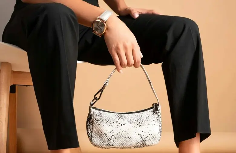 ขายฝากสินค้าลักชัวรี่กับ JIPJIPMONEY ปลอดภัย ได้วงเงินสูง