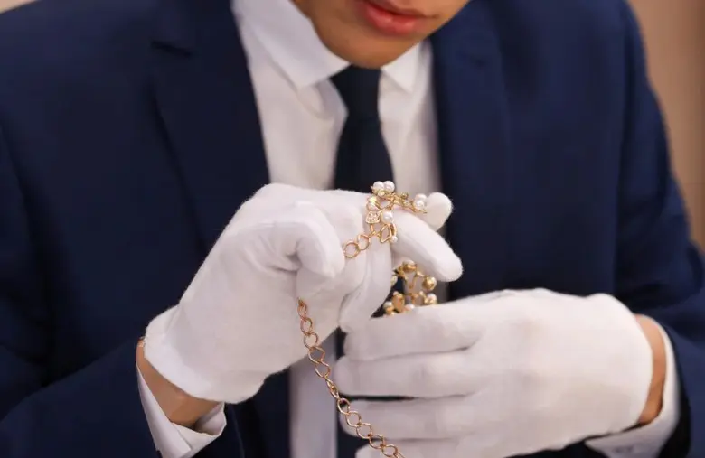 ขายฝากสินค้าลักชัวรี่กับ JIPJIPMONEY ปลอดภัย ได้วงเงินสูง