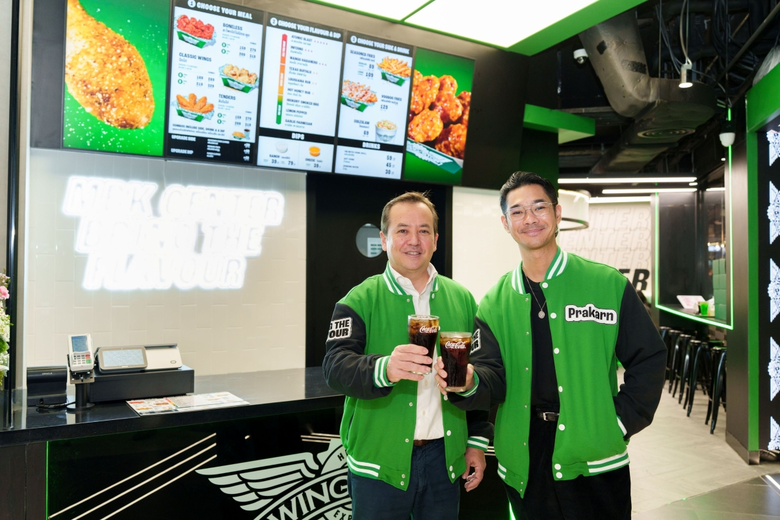 ไทยน้ำทิพย์ โคคา-โคล่า พาร์ทเนอร์ "Wingstop" แบรนด์ระดับโลก บุกตลาดไทยเปิดสาขาแรก พร้อมเสิร์ฟเมนูไก่ทอดที่แตกต่างด้วยจุดยืนของรสชาติ ผสานสีสันความซ่าของ "โคคา-โคล่า"