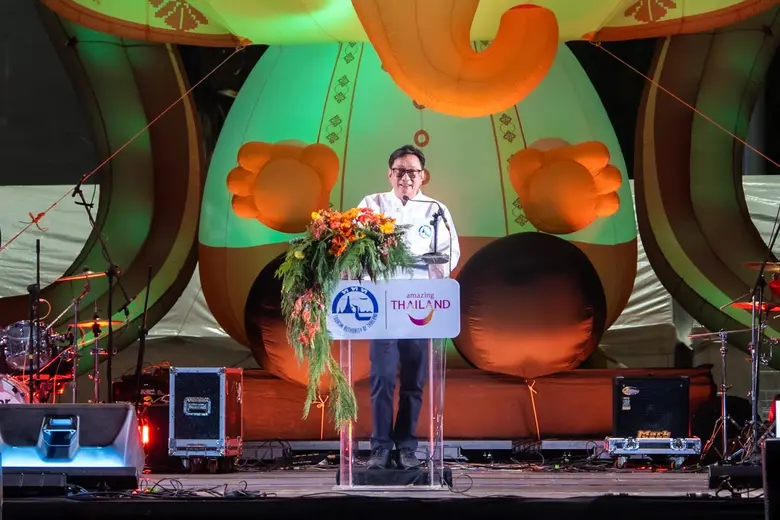 เริ่มแล้ว "เชียงใหม่ Night Market" แต่งแต้มเชียงใหม่ยามค่ำคืนเนรมิตถนนคนเดินท่าแพ ด้วย Light Installation - Mapping สุดอลังการ