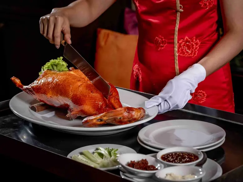 เฉลิมฉลองปีม้าทองกับเมนูตรุษจีนสุดมงคล ณ โรงแรมเรเนซองส์ กรุงเทพฯ ราชประสงค์