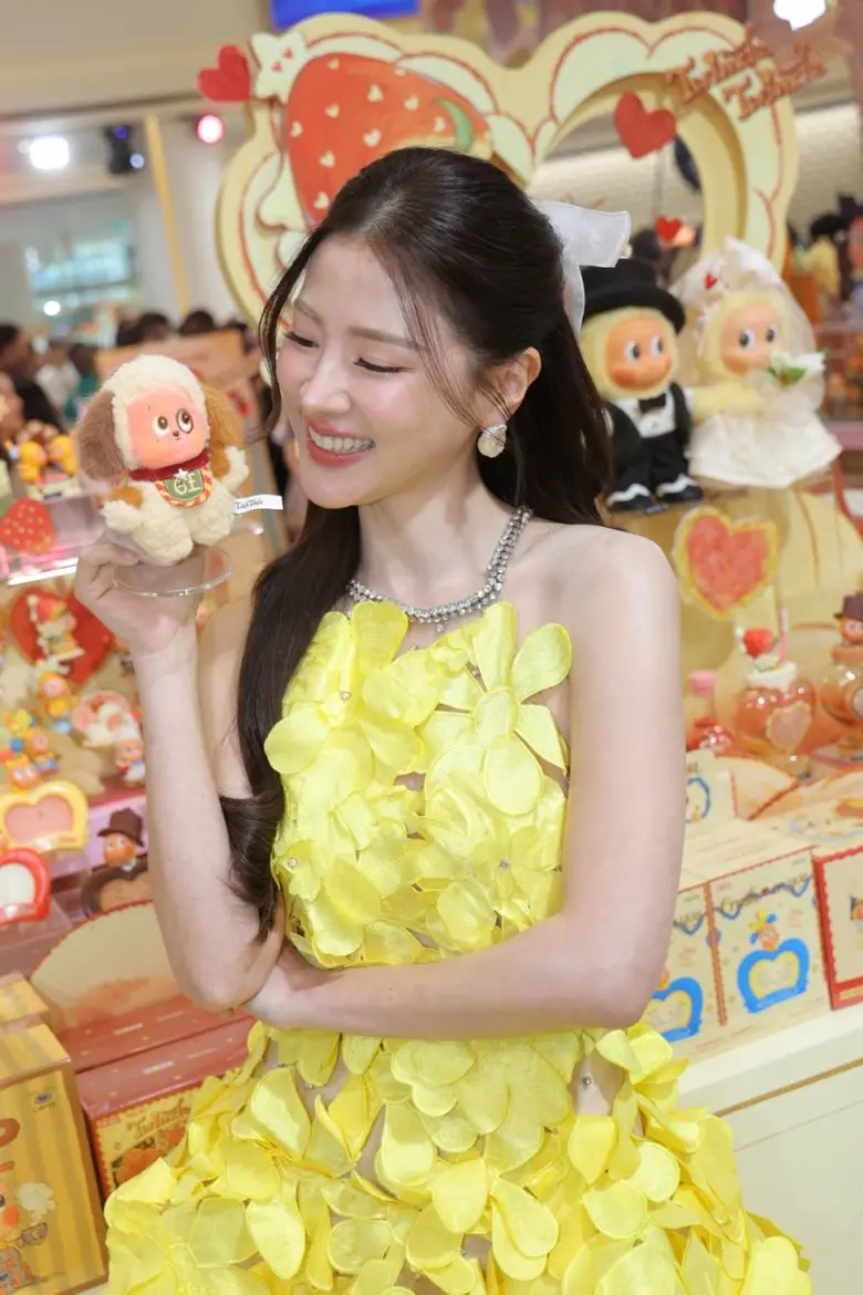 ครั้งแรกในประเทศไทย! POP MART เปิดตัว TWINKLE TWINKLE EVENT ณ สยามพารากอน ถ่ายทอดเสน่ห์ของคาแรคเตอร์สุดฮิตที่กำลังเป็นกระแสระดับโลกพร้อมมอบความสุขให้แฟน ART TOYS