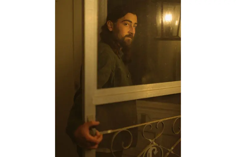 Noah Kahan ซูเปอร์สตาร์โฟล์คป็อป กลับมาพร้อมเพลงใหม่ "The Great Divide" ถูกใจคอเพลงนุ่มลึก ที่คิดถึงเสียงร้องเต็มอารมณ์ และเสียงกีตาร์เพราะ ๆ