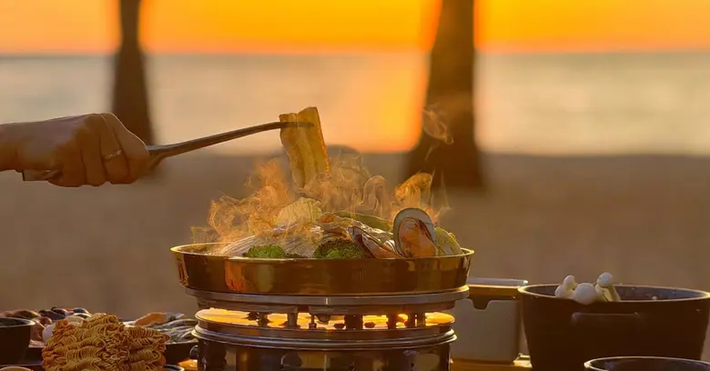 เปิดตัวเซ็ตหมูกระทะพรีเมียมริมทะเล พร้อมให้บริการ ที่ ราวินทรา บีช รีสอร์ท แอนด์ สปา