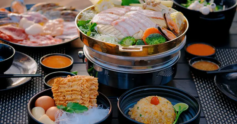 เปิดตัวเซ็ตหมูกระทะพรีเมียมริมทะเล พร้อมให้บริการ ที่ ราวินทรา บีช รีสอร์ท แอนด์ สปา