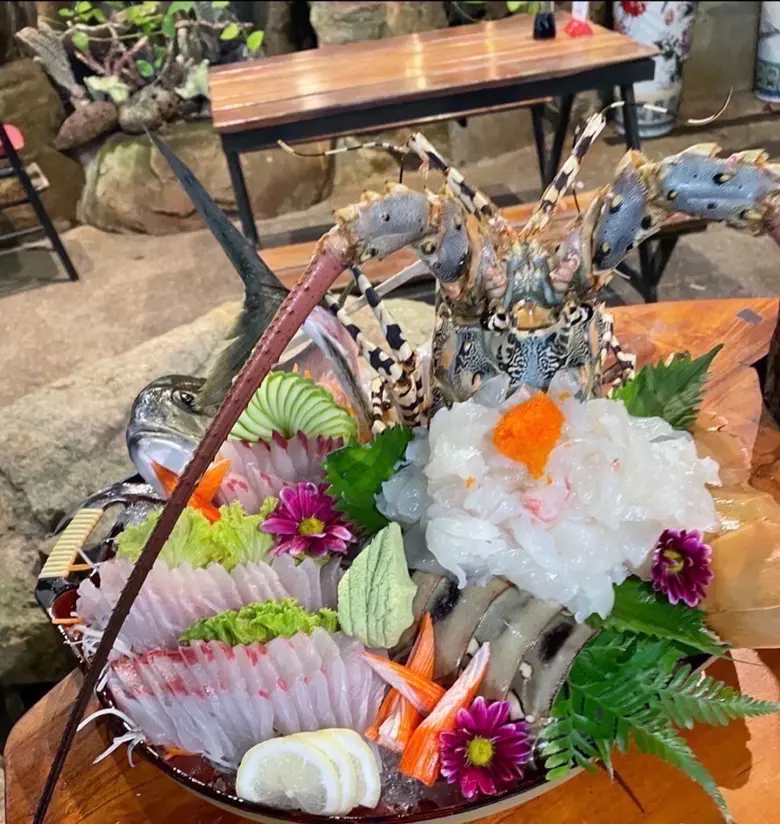 กรมทรัพย์สินทางปัญญา ยก "กุ้งมังกร 7 สีภูเก็ต" เป็น GI น้องใหม่ ชูคุณภาพระดับพรีเมียม สมฉายา "ฟัวกราส์แห่งท้องทะเล" สร้างรายได้เข้าจังหวัดกว่า 65 ล้านบาทต่อปี