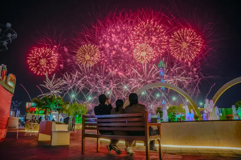 Liuyang Fireworks Paint the Night Sky of Abu Dhabi