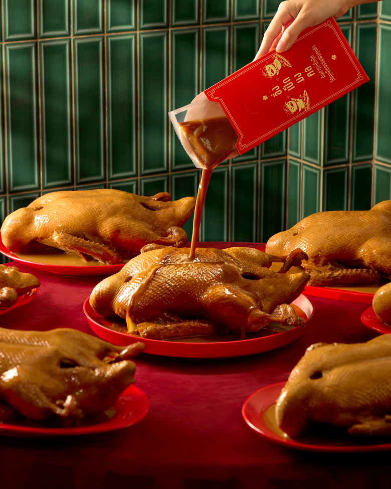 MK พลิกโฉมตรุษจีน แจกความมงคลทั่วถึง เปลี่ยน อั่งเปา เป็น อั่งเป็ดมงคล ชูน้ำราดเป็ด อันดับ 1 ในใจ