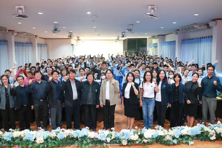 วว. ร่วมกับ วช. / โรงเรียนเทศบาล 6 นครเชียงราย เปิดโครงการวิทยาศาสตร์องค์รวม ภายใต้กิจกรรม "สวนต้นแบบลดฝุ่น PM 2.5" ด้วยการใช้ประโยชน์จากไม้ดอกไม้ประดับ