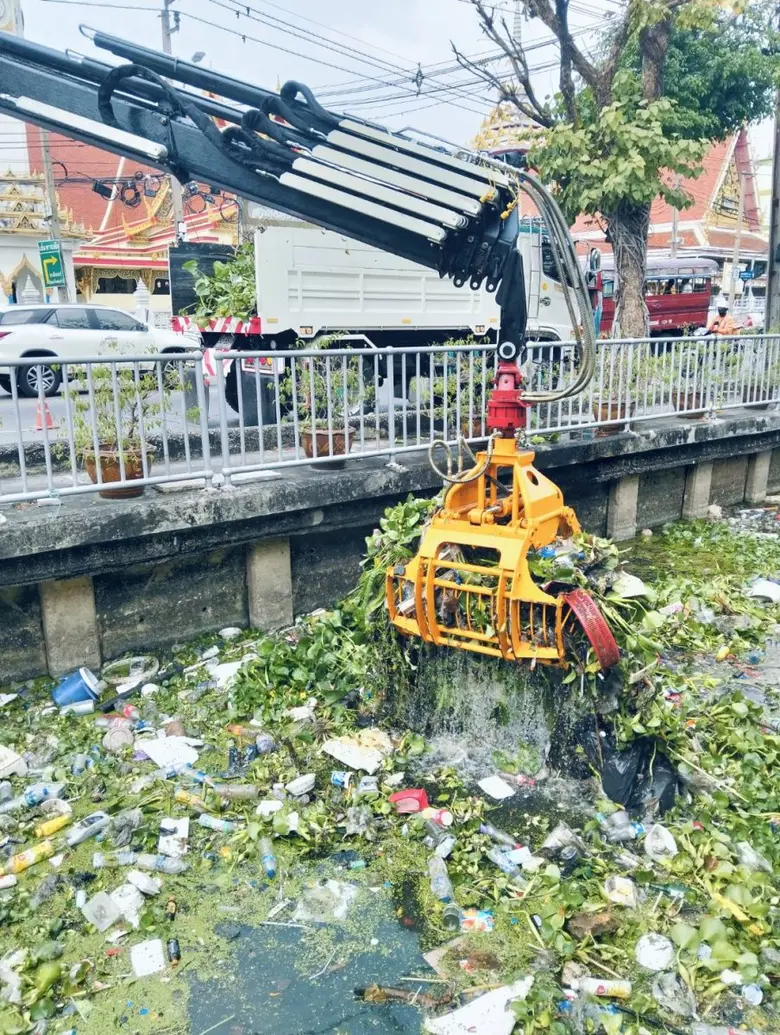 สนน. เร่งเก็บขยะและวัชพืชในคลองวัดบึง ซ.ลาดพร้าว 101 เพิ่มรอบเก็บ-เสริมประสิทธิภาพการระบายน้ำ