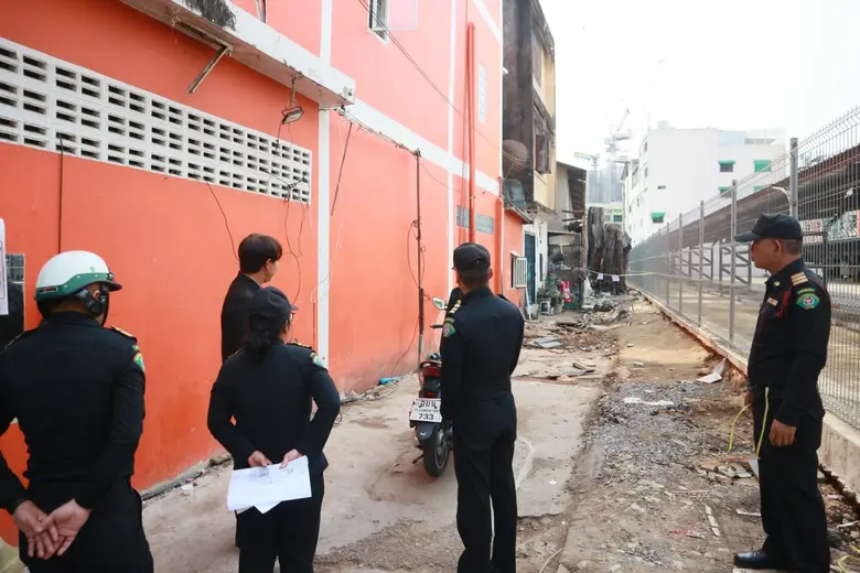 เขตปทุมวันจัดระเบียบพื้นที่สาธารณะ เดินหน้าปรับภูมิทัศน์ซอยฟูศักดิ์-ริมถนนบรรทัดทอง เพิ่มความสะดวกปลอดภัยให้ประชาชน