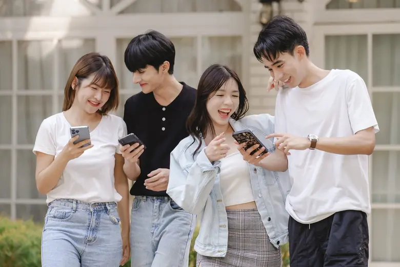 "Friendfluence" เทรนด์เดทมาแรงรับวาเลนไทน์ เพื่อนตัวจี๊ดขึ้นแท่นกูรูกำหนดทิศทางรักของคนนิวเจน