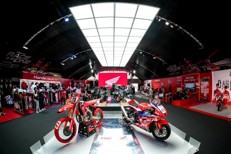 "ไทยฮอนด้า" เปิดบูธกิจกรรม "Honda Exhibition Hall" ภายใต้คอนเซปต์ "Race to The One" ชวนแฟนมอเตอร์สปอร์ตร่วมสัมผัสประสบการณ์สุดพิเศษใน ThaiGP 2026