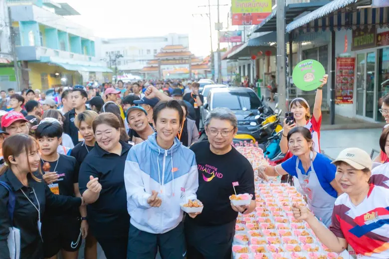 ททท. จัดกิจกรรม "Heart ใหญ่ ไม่พรือ ทอดไก่ ไม่ทอดทิ้ง" ภายใต้แคมเปญ "Smile @ South" ประกาศความพร้อมภาคใต้หลังอุทกภัย ส่งคืนความสุขสู่ชุมชนและนักท่องเที่ยว