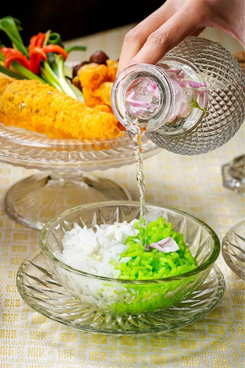 สดชื่นคลายร้อนอย่างไทยแท้ด้วยสำรับข้าวแช่สูตรชาววังจากห้องอาหารแบงค็อก เบกกิ้ง คอมพานี (บีบีโค)