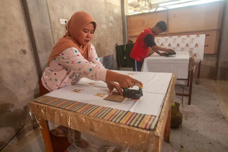 Batik Valiri as a Form of Sustainable Fashion, Heritage of Sigi's Ranjuri Forest, and a Statement of Sustainable Lifestyle