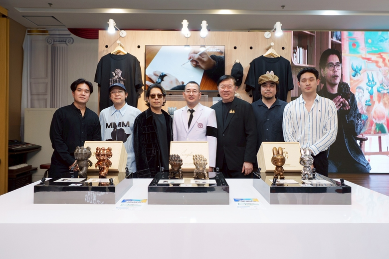 กลุ่มเซ็นทรัล ส่งต่อพลังแห่งการให้ เปิดตัว Art Sculpture "HEART FORWARD" การกุศล ระดมทุนปรับปรุงห้องตรวจรักษาผู้ป่วยจิตเวชและยาเสพติด โรงพยาบาลตำรวจ