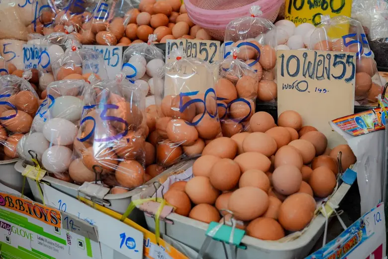 พาณิชย์ ลงพื้นที่ "ตลาดคุณยิ้ม" อุดมสุข ร่วมติดตามประเมินสถานการณ์ราคาและปริมาณสินค้าอย่างใกล้ชิด