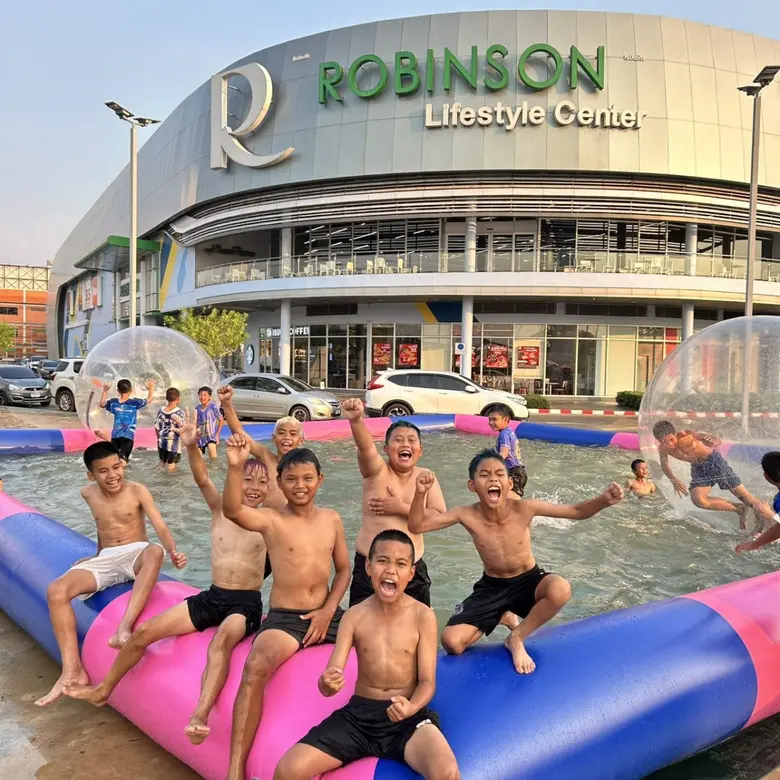 โรบินสันไลฟ์สไตล์ ชวนสนุกคลายร้อน แอคทีฟรับซัมเมอร์ ในงาน "Summer Fest - Summer Active" ปล่อยพลังความมันส์กลางสระน้ำ วันที่ 27 มี.ค. 69 - 19 เม.ย. 69 ที่โรบินสันไลฟ์สไตล์