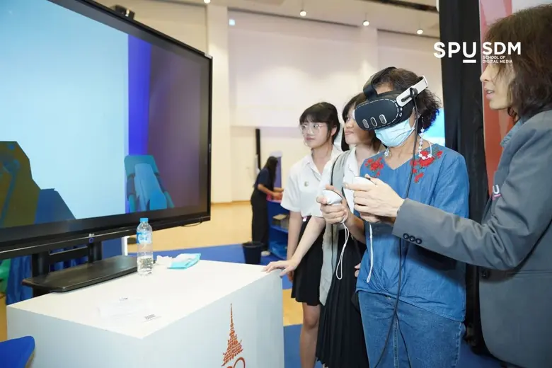 คณะดิจิทัลมีเดีย SPU ร่วมกับ รพ.จุฬาภรณ์ โชว์ผลงานเกม VR สร้างการเรียนรู้ลำไส้แบบเสมือนจริง ในงาน "คนไทยไส้ต้องดี ครั้งที่ 2"