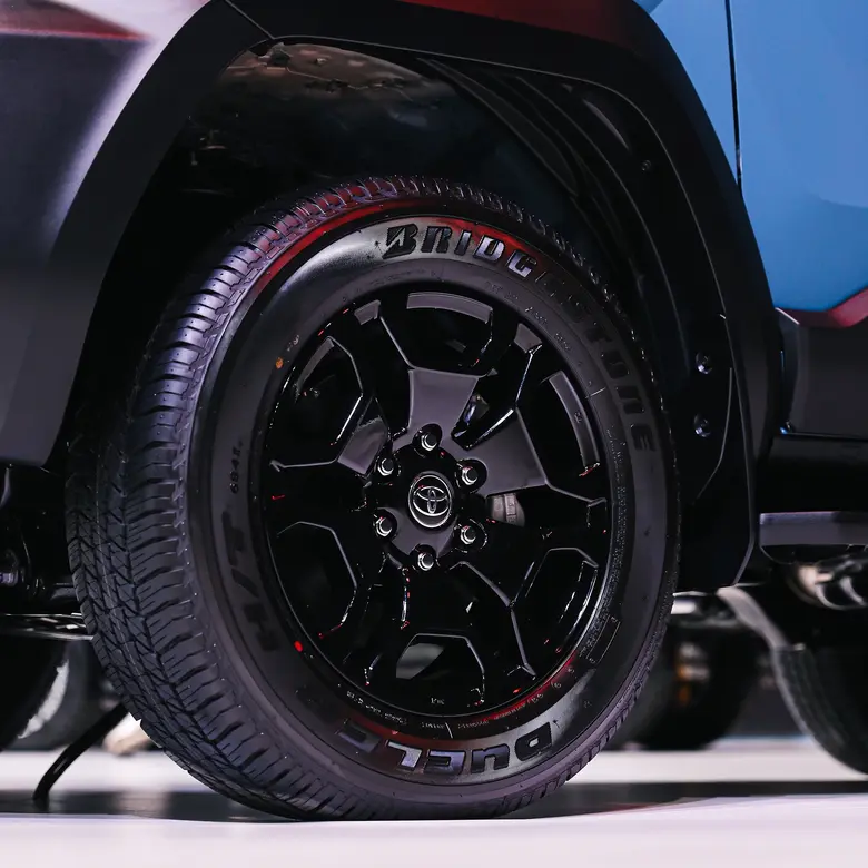 บริดจสโตน ผู้นำนวัตกรรมยางรถยนต์พรีเมียม ได้รับความไว้วางใจจากโตโยต้า เลือก "BRIDGESTONE DUELER H/T 684II" เป็นยางมาตรฐานใน "TOYOTA LAND CRUISER FJ" ใหม่ล่าสุด