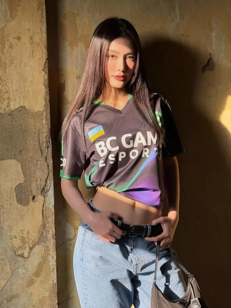 "เสื้อเจอร์ซีย์อีสปอร์ต" บุกฟีดครีเอเตอร์ไทย จากยูนิฟอร์มในเกม สู่ไอเทมสตรีทแวร์ที่เริ่มถูกหยิบมาใส่ในชีวิตประจำวัน