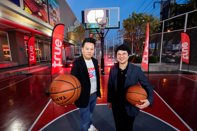 เหนือกว่าเกมกีฬา คือโอกาสที่เท่าเทียม…ทรู x โลตัส พลิก "ลานหน้าศูนย์การค้า" สู่ "ลานประลองฝัน" เนรมิตแลนด์มาร์คใหม่ "True Alpha Urban Ground" @ โลตัส บางนา
