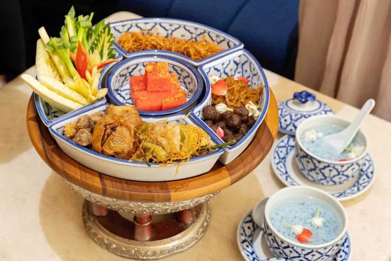 คลายร้อน เย็นฉ่ำชื่นใจ กับข้าวแช่โบราณ ณ โรงแรมเซ็นทาราแกรนด์ฯ เซ็นทรัลเวิลด์