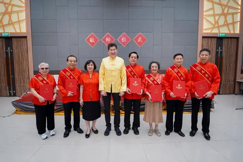 "ต้าอีจิงเฉิง" จิตวิญญาณแห่งแพทย์แผนจีน คลินิกการแพทย์แผนจีนหัวเฉียว จัดพิธีไหว้ครู สืบทอดคุณธรรมและศาสตร์การรักษาจากรุ่นสู่รุ่น