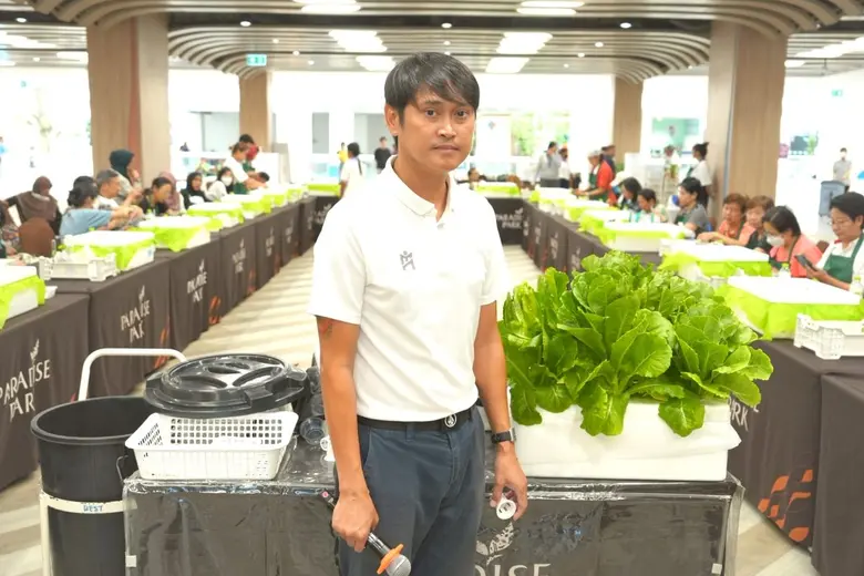 เอ็ม บี เค เดินหน้าสร้างความยั่งยืน ชวนคนเมืองเปลี่ยนวัสดุหลือใช้ สู่พื้นที่สีเขียว กับ "กล่องสุข ปลูกผัก"