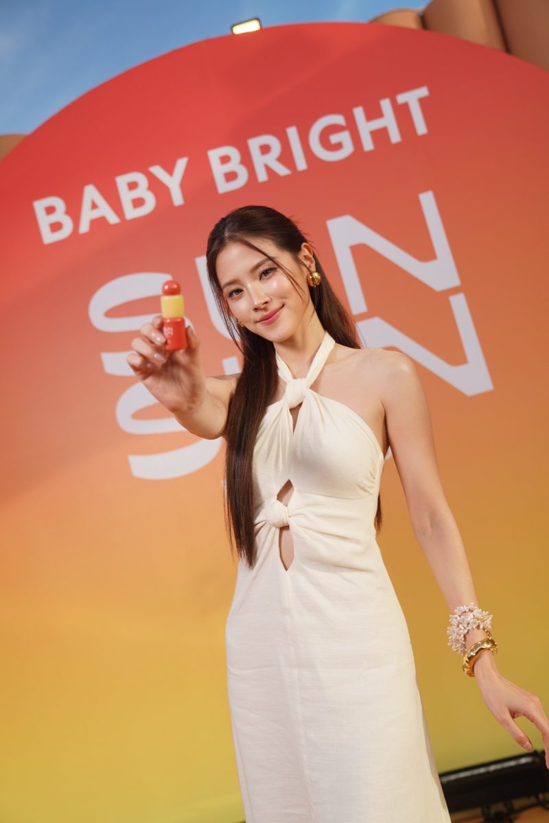 ใบเฟิร์น พิมพ์ชนก" สาดออร่าท้าแดดริมหาด เปิดตัว Baby Bright SunSun Club นิยามความงามบทใหม่ สวยมั่นใจแบบ Naturally Bright