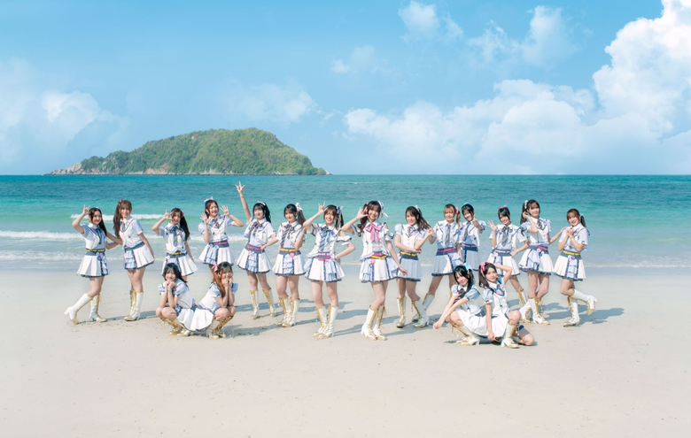 ก้าวเข้าสู่ปีที่ 10 "BNK48" ปล่อยซิงเกิลหลัก อัลบั้มที่ 6 ส่ง "โยเกิร์ต-แพนเค้ก" ดับเบิ้ลเซ็นเตอร์เผยความรู้สึกแอบชอบผ่านเพลง "Ponytail to Shushu"