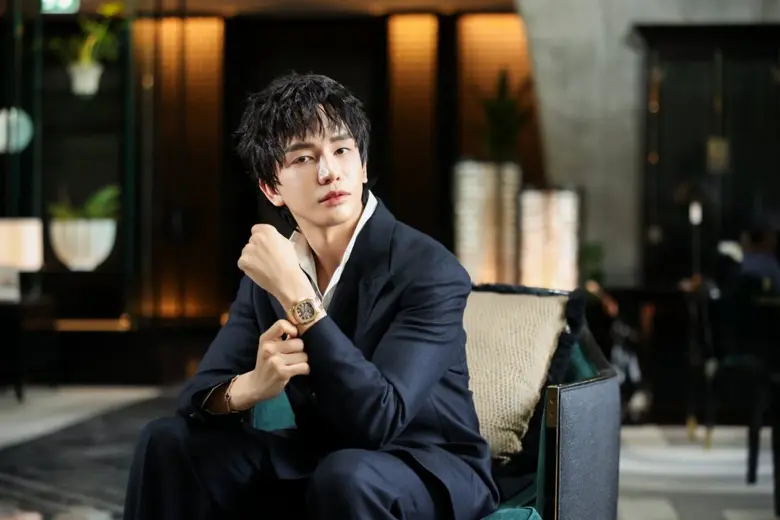 "JimmyYoung" เร่งเครื่องครึ่งปีหลัง ตั้งเป้า 330 ล้านบาท เดิมพันเกม "Science x Creativity" จับมือ ENZO นิวซีแลนด์ ดันแบรนด์เป็น Top Tier วางหมากแบรนด์ให้เป็นระดับ Global