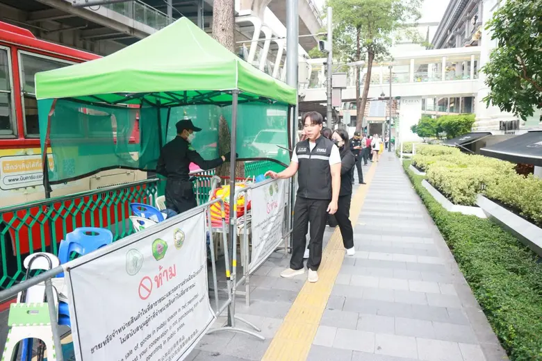 เขตปทุมวัน เข้มกวดขันจัดระเบียบหาบเร่แผงลอยบริเวณแยกราชประสงค์ คืนพื้นที่สาธารณะให้คนกรุงสัญจรสะดวกปลอดภัย
